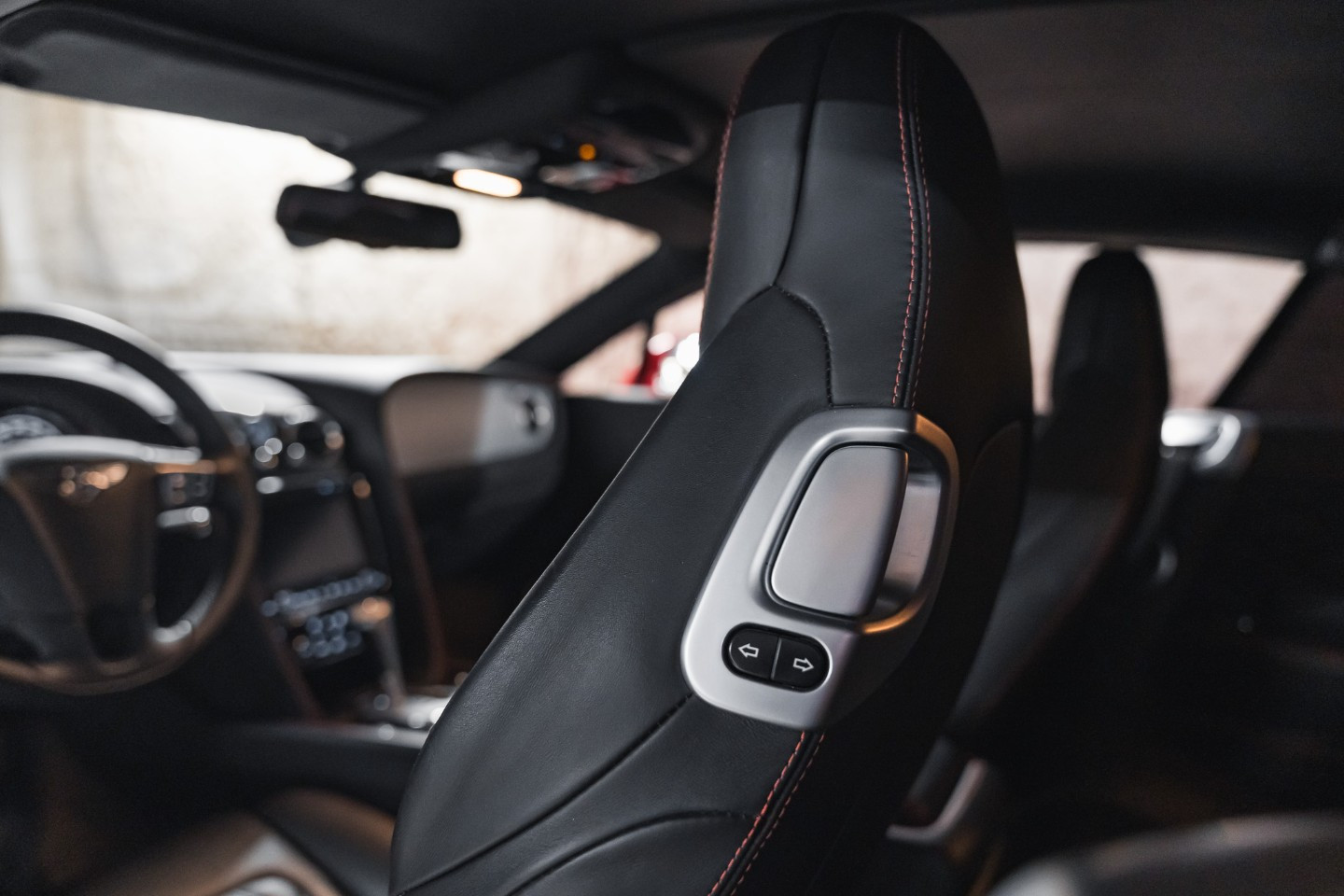
                                                Voiture
                                                 Bentley Continental GT (II) V8 4.0 507