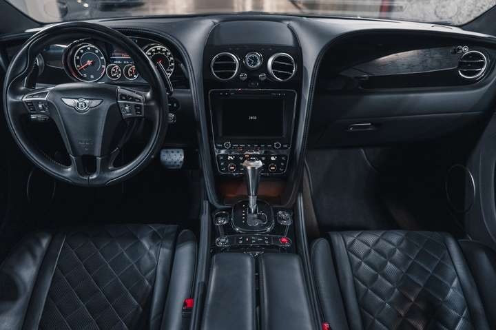 
                                                Voiture
                                                 Bentley Continental GT S Diamond Edition 1 Of 25