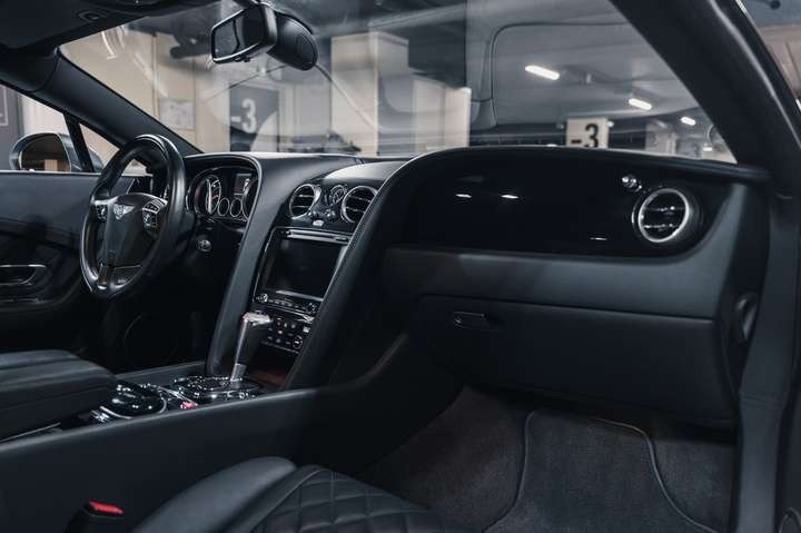 
                                                Voiture
                                                 Bentley Continental GT S Diamond Edition 1 Of 25