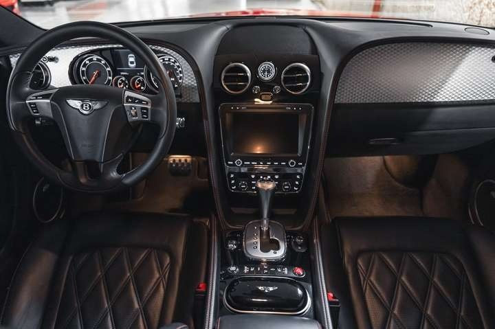 
                                                Voiture
                                                 Bentley Continental GT V8 4.0 507 ch