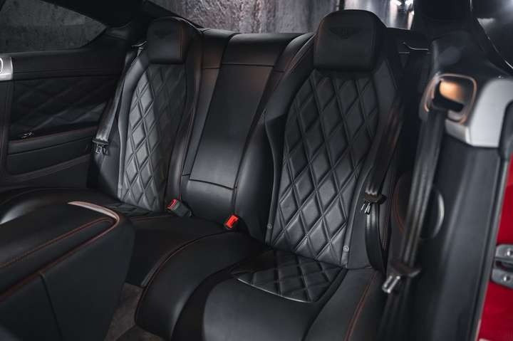 
                                                Voiture
                                                 Bentley Continental GT V8 4.0 507 ch