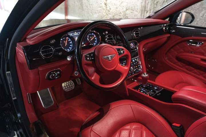 
                                                Voiture
                                                 Bentley Mulsanne Speed V8 6.75 537