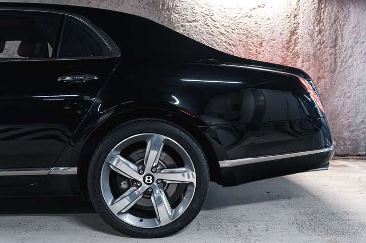 
                                                Voiture
                                                 Bentley Mulsanne Speed V8 6.75 537