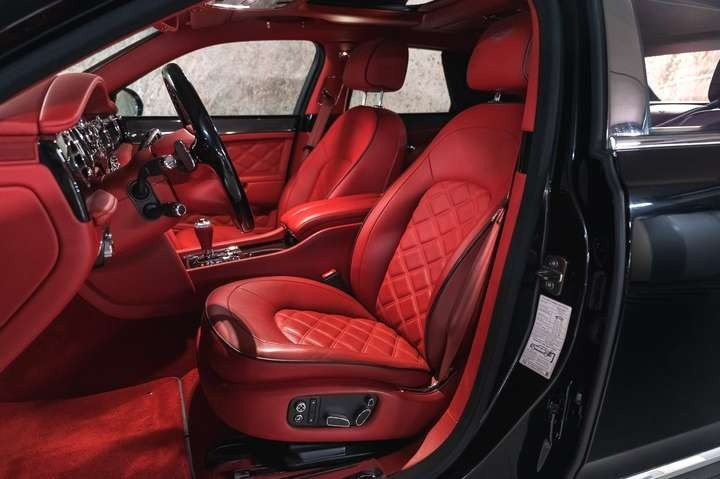 
                                                Voiture
                                                 Bentley Mulsanne Speed V8 6.75 537