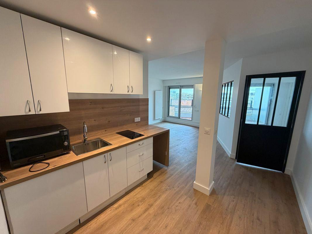 
                                                Location
                                                 Berau 2p 40m²avec terrasse vue Tour Eiffel