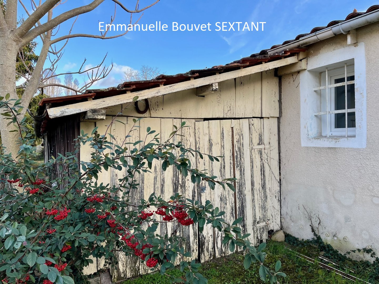 
                                                Vente
                                                 BERGERAC,maison année 30 avec extension, vie de plain-pied possible, 4 chambres, véranda, terrasse couverte, piscine hors-sol, grand terrain