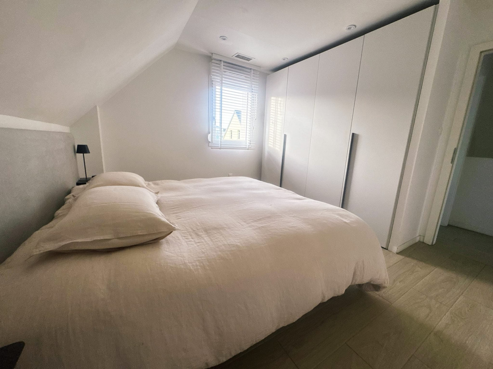 
                                                Vente
                                                 🏡 Berrwiller – Le confort moderne dans un écrin de tranquillité 🌿