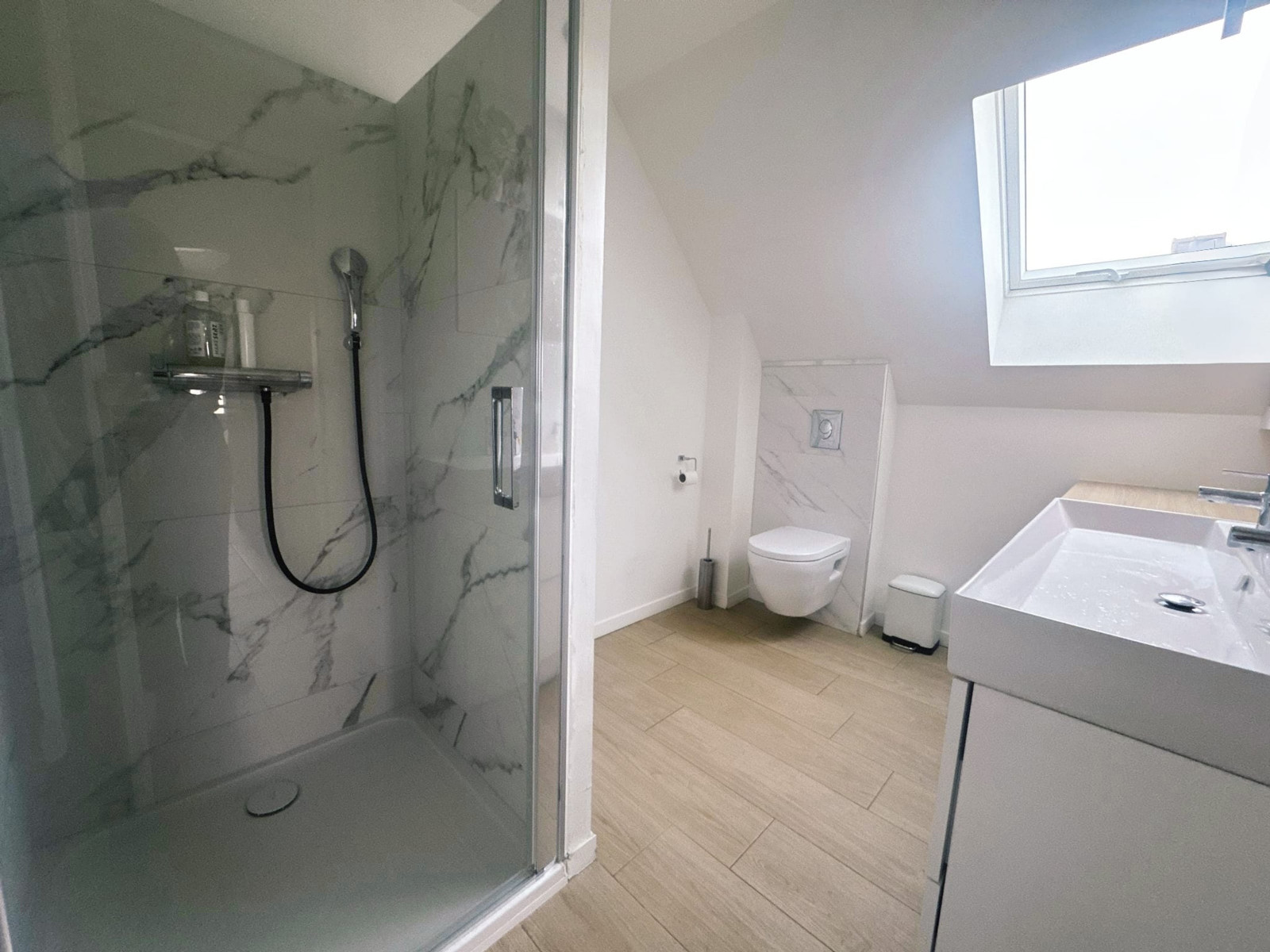 
                                                Vente
                                                 🏡 Berrwiller – Le confort moderne dans un écrin de tranquillité 🌿