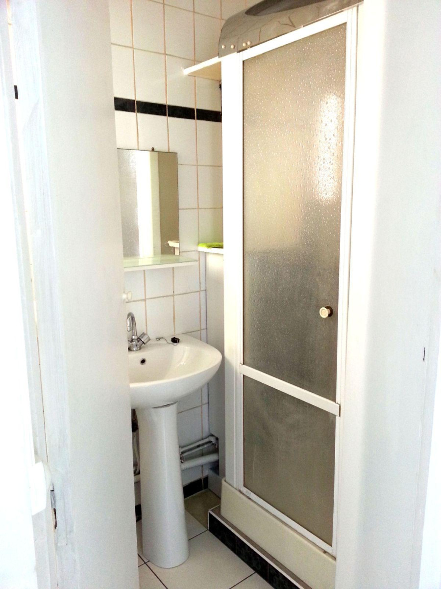 
                                                Location
                                                 Béziers centre studio 1er étage