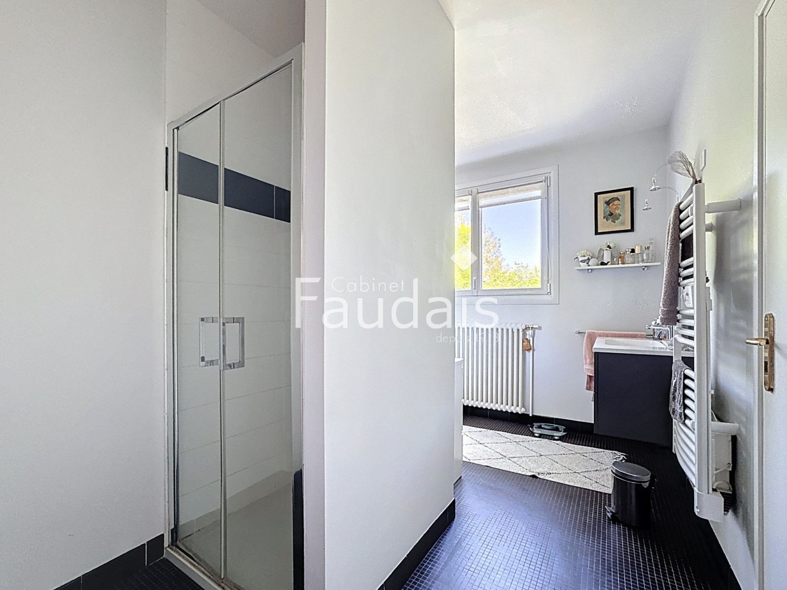 
                                                Vente
                                                 Bien rare à la vente- Maison d'architecte  de 164 m2 avec vi