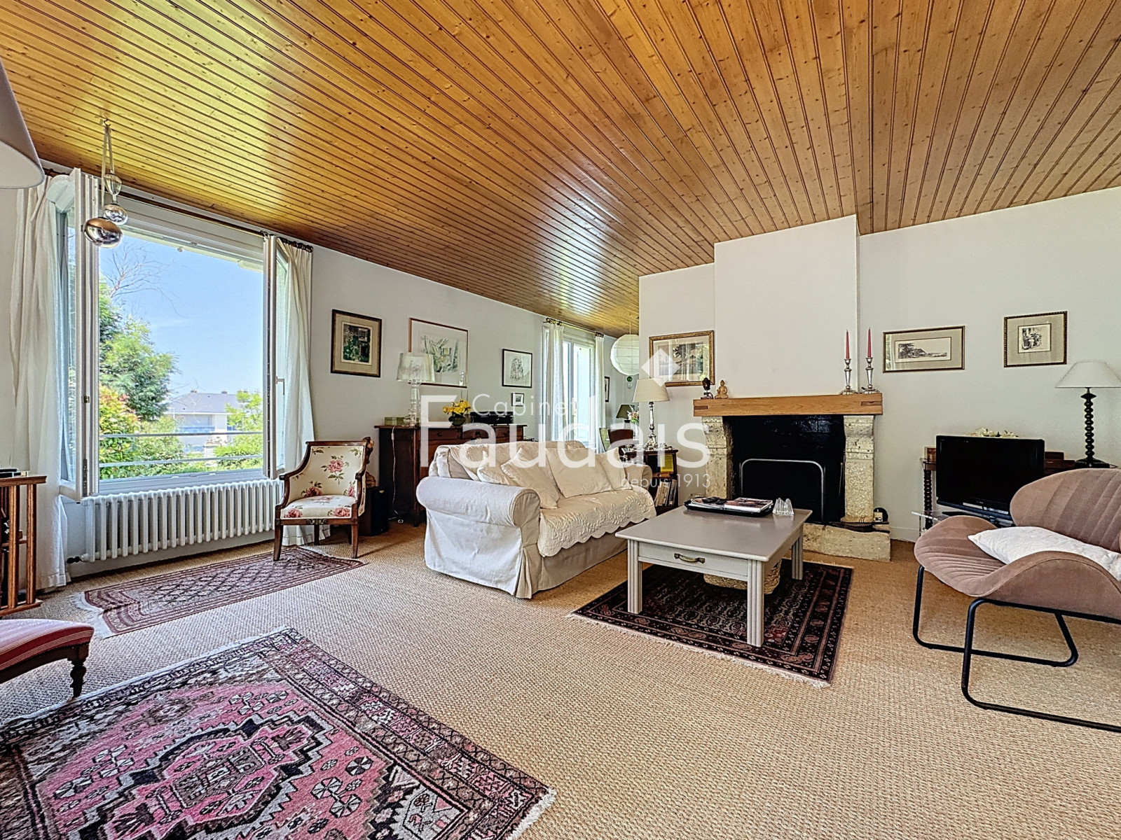 
                                                Vente
                                                 Bien rare à la vente- Maison d'architecte  de 164 m2 avec vi