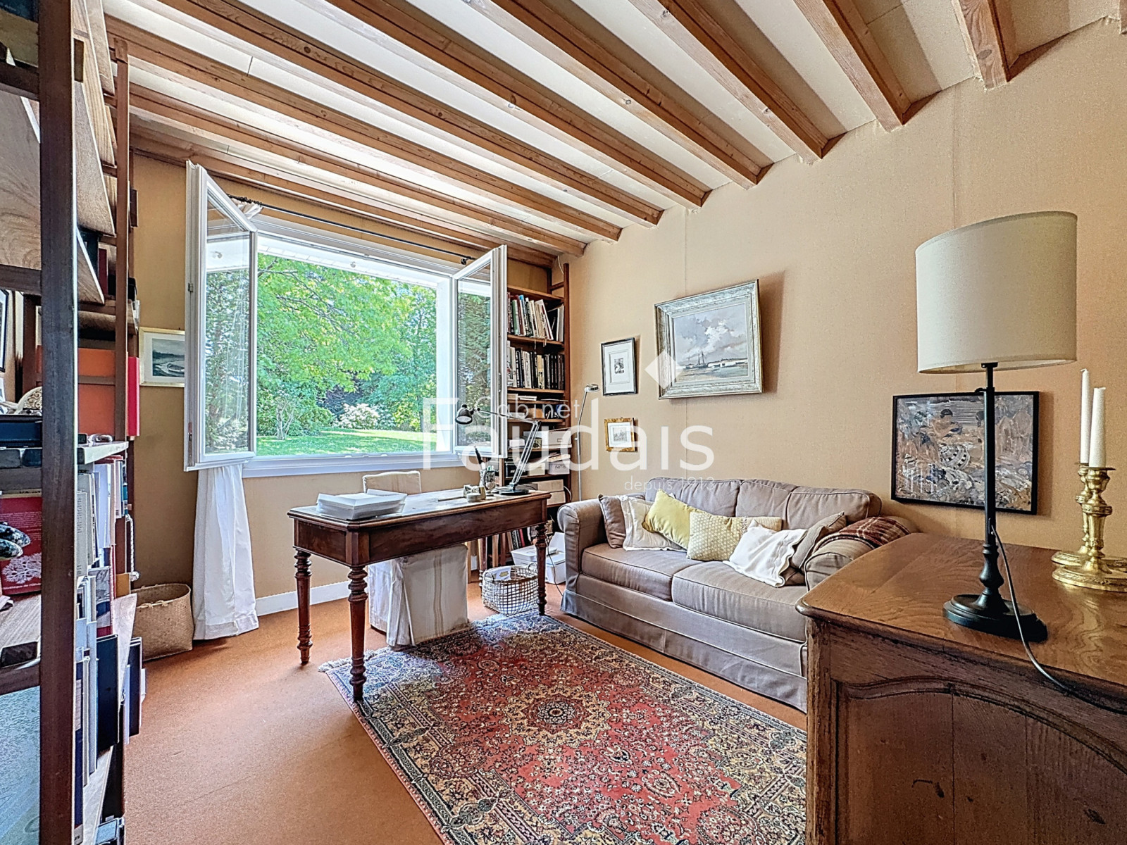 
                                                Vente
                                                 Bien rare à la vente- Maison d'architecte  de 164 m2 avec vi