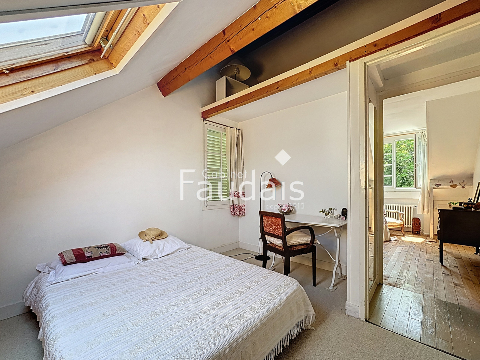 
                                                Vente
                                                 Bien rare à la vente- Maison d'architecte  de 164 m2 avec vi