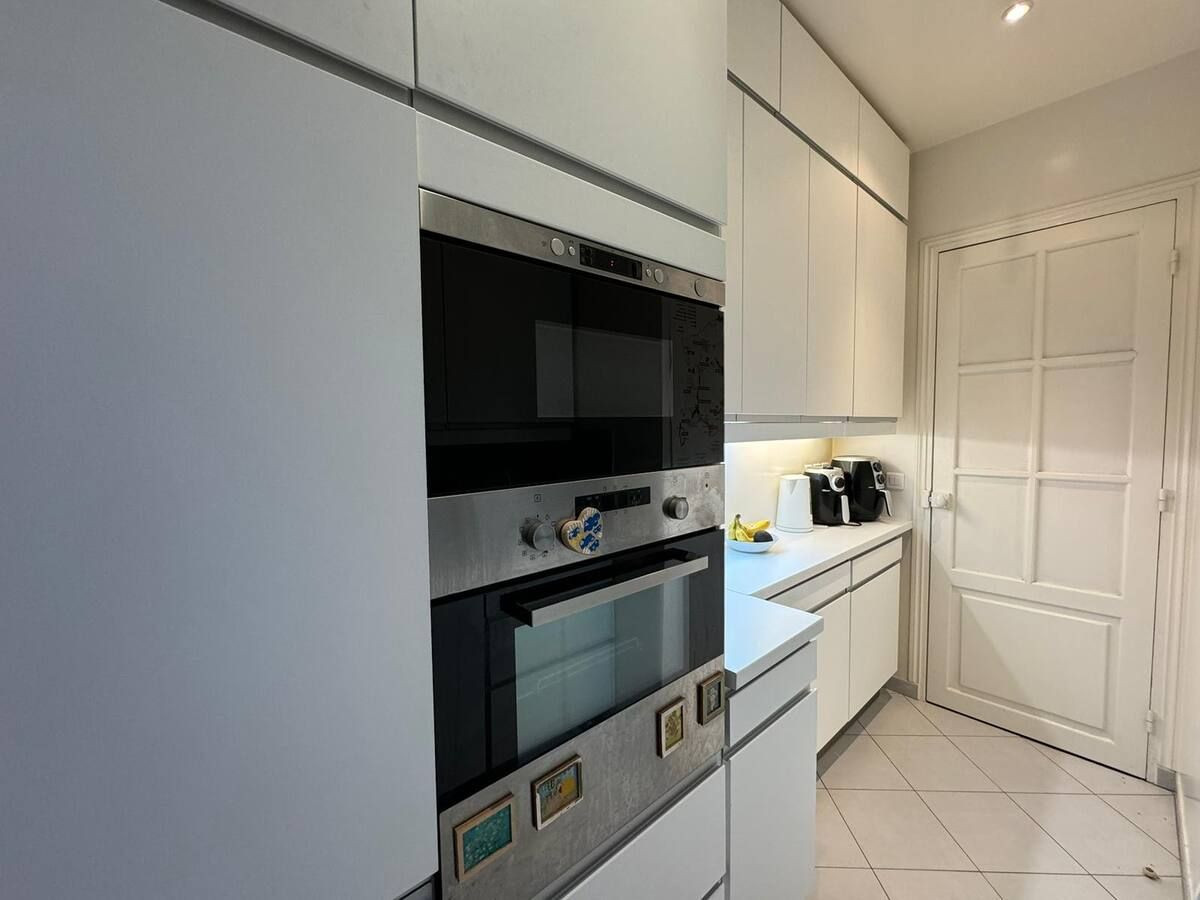
                                                Location
                                                 Bienvenue chez Vous : Charmant Appartement a 5 minutes du champ de mars (loyer tout inclus)