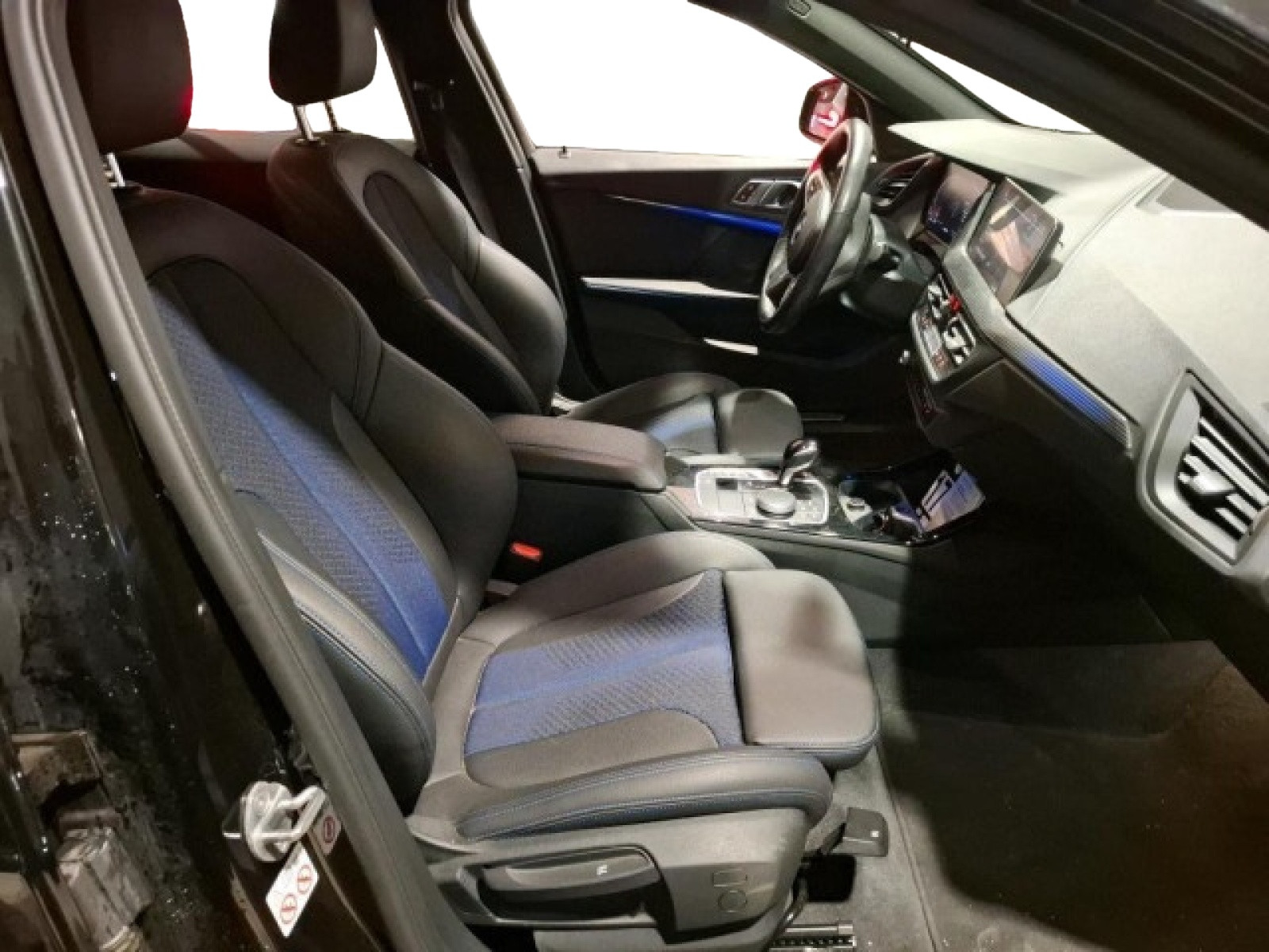 
                                                Voiture
                                                 BMW 1 series