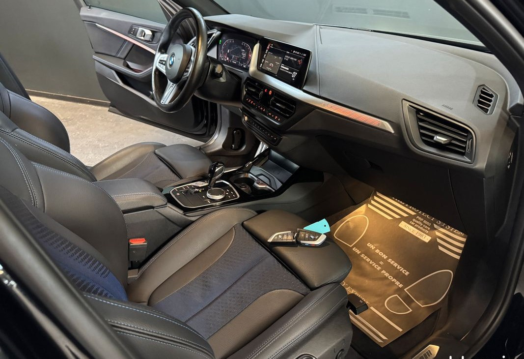 
                                                Voiture
                                                 BMW 1 series M Sport