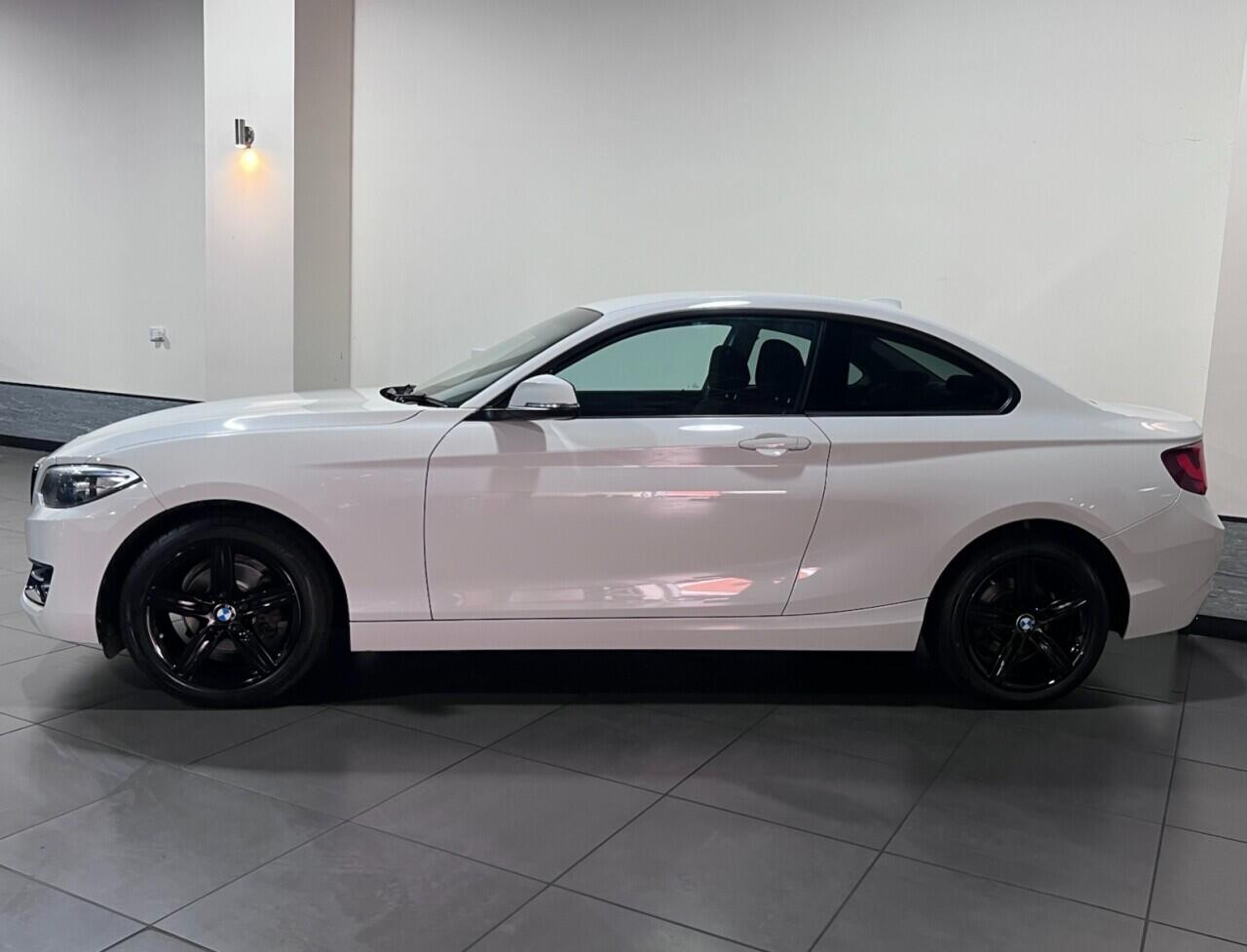 Voiture
                                                 BMW 2 SERIES 2.0 218d Sport Coupe 2dr Diesel Manual Euro 6 (s/s) (150 ps)