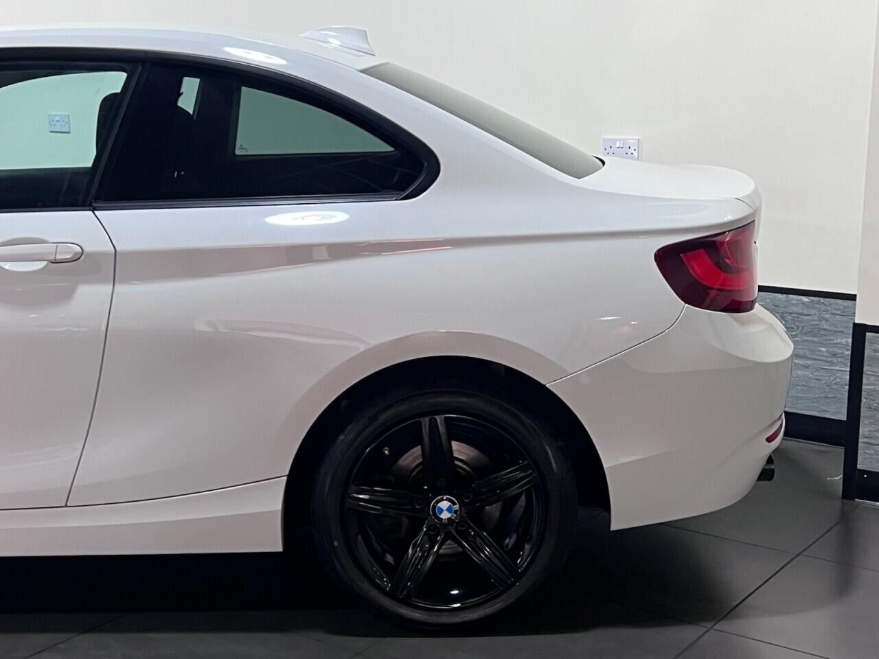 Voiture
                                                 BMW 2 SERIES 2.0 218d Sport Coupe 2dr Diesel Manual Euro 6 (s/s) (150 ps)