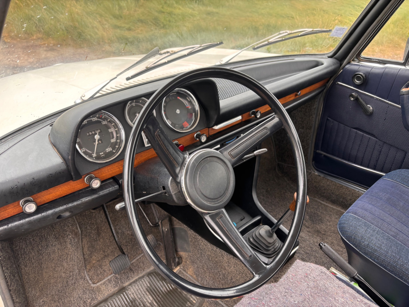
                                                Voiture
                                                 BMW 2000 – 05/12/1968