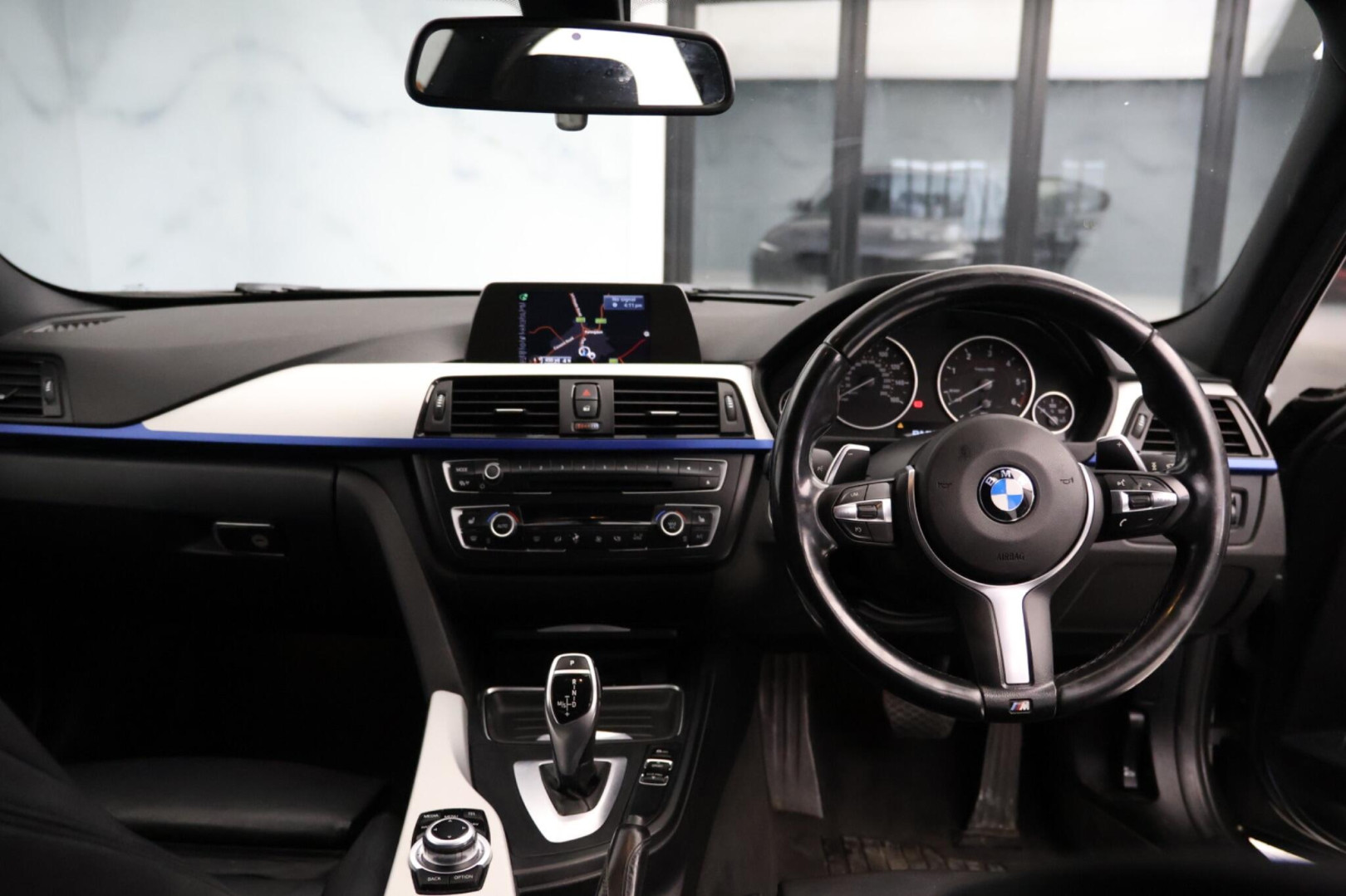 
                                                Voiture
                                                 BMW 3 Series 2.0 320d M Sport Auto xDrive Euro 5 (s/s) 4dr