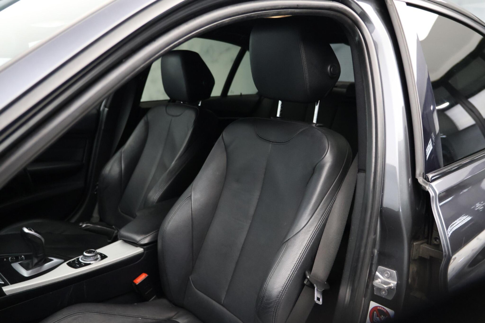 
                                                Voiture
                                                 BMW 3 Series 2.0 320d M Sport Auto xDrive Euro 5 (s/s) 4dr