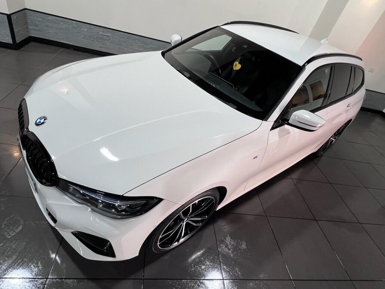 Voiture
                                                 BMW 3 SERIES 2.0 320d MHT M Sport Touring 5dr Diesel Hybrid Auto Euro 6 (s/s) (190 ps)