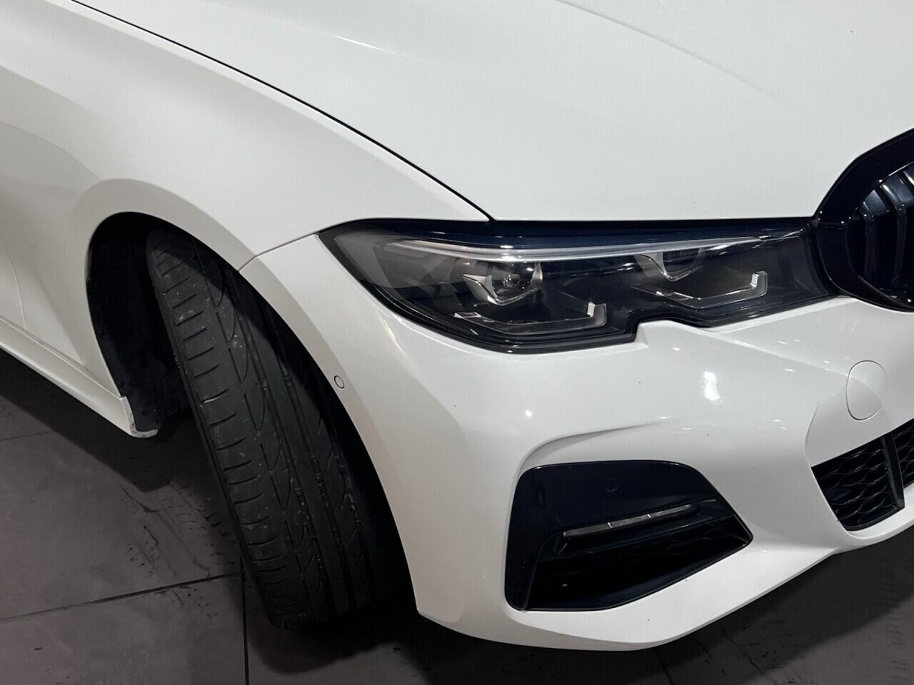 Voiture
                                                 BMW 3 SERIES 2.0 320d MHT M Sport Touring 5dr Diesel Hybrid Auto Euro 6 (s/s) (190 ps)
