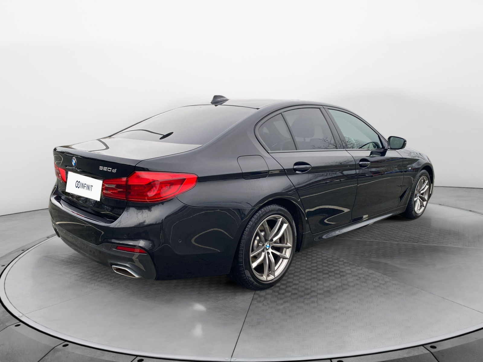 
                                                Voiture
                                                 BMW 5 Series M Sport