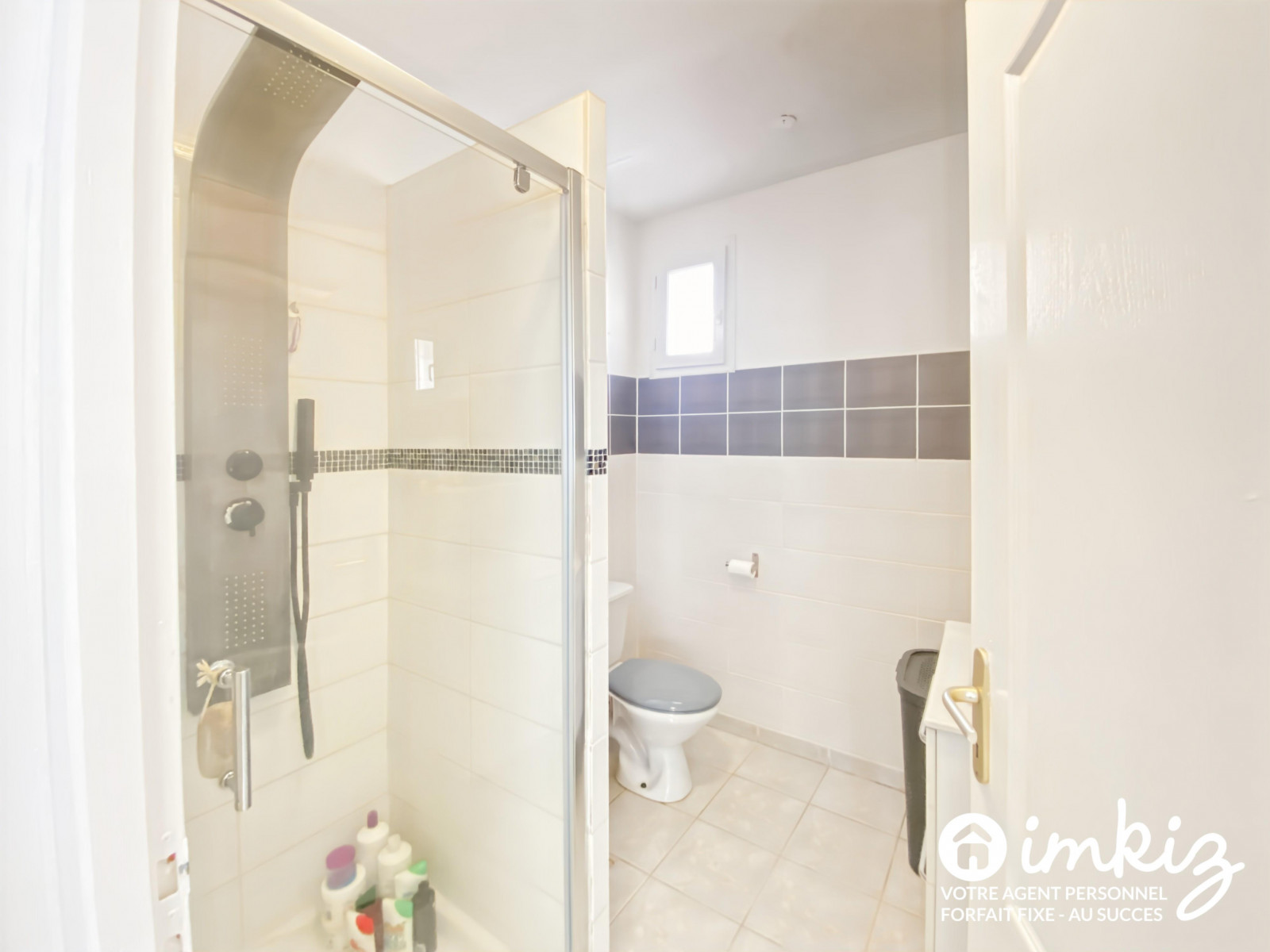 
                                                Vente
                                                 BORD DE MER - Maison + garage + dépendance (studio