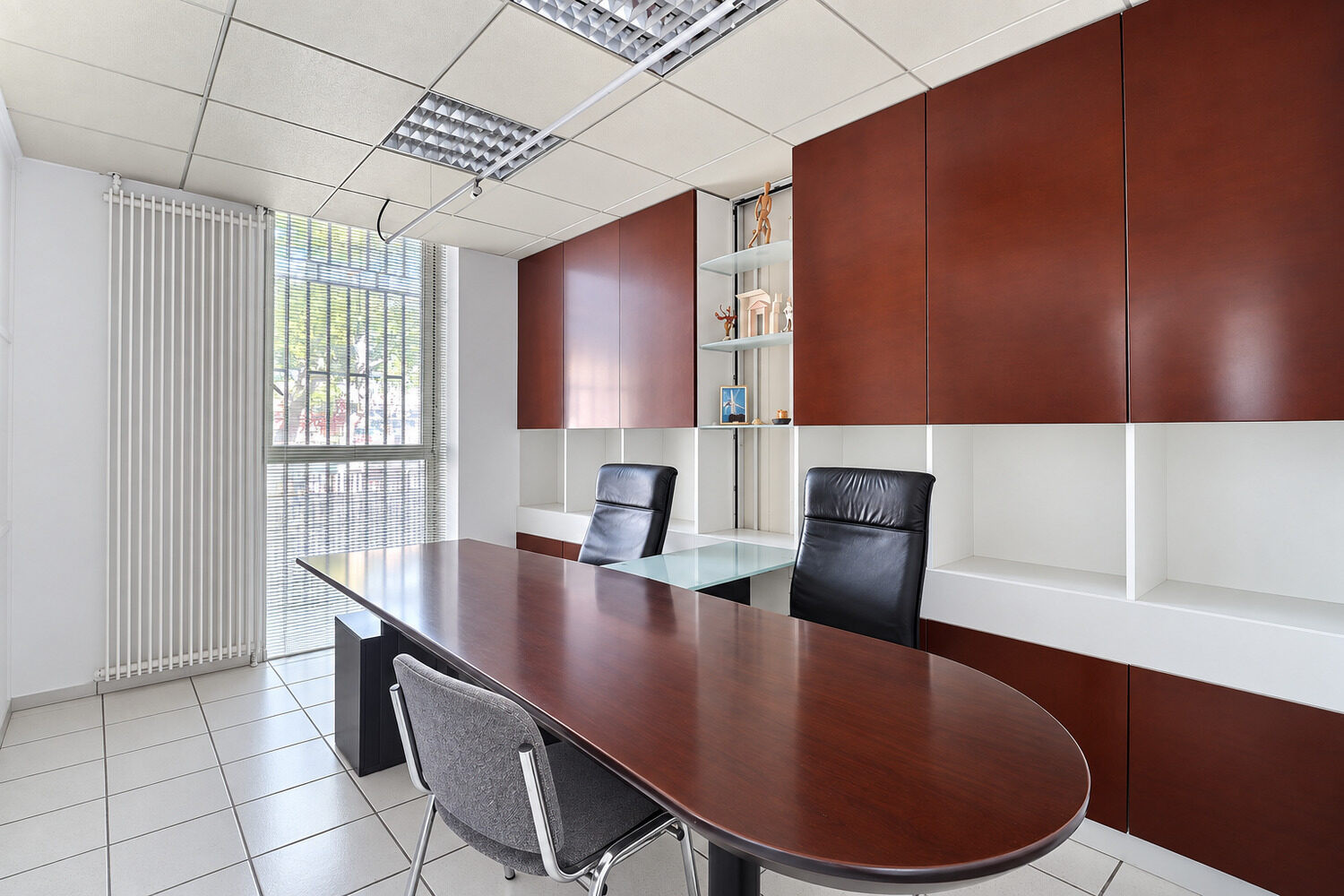 
                                                Vente
                                                 BORDEAUX BASTIDE – Immeuble mixte de 10pièces