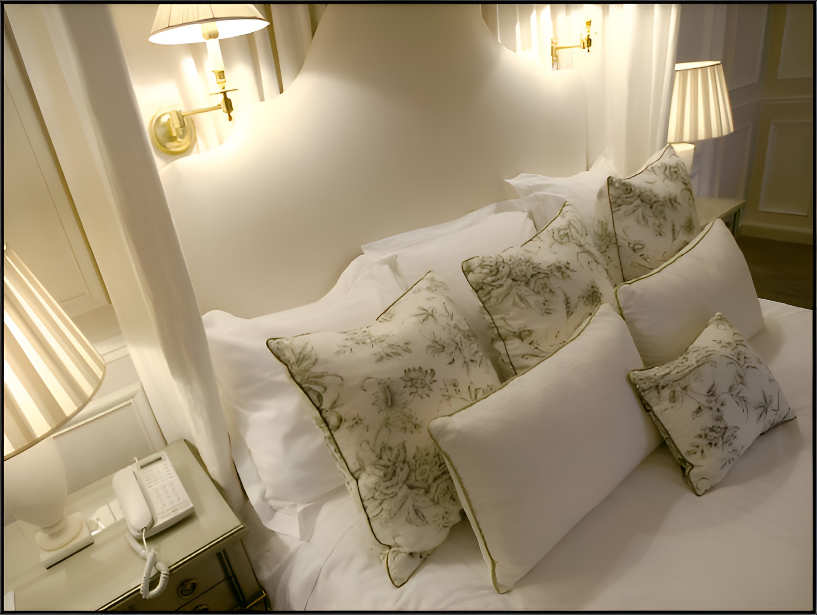 
                                                Vente
                                                 BORDEAUX CENTRE HOTEL DE PRESTIGE 5* AVEC SPA