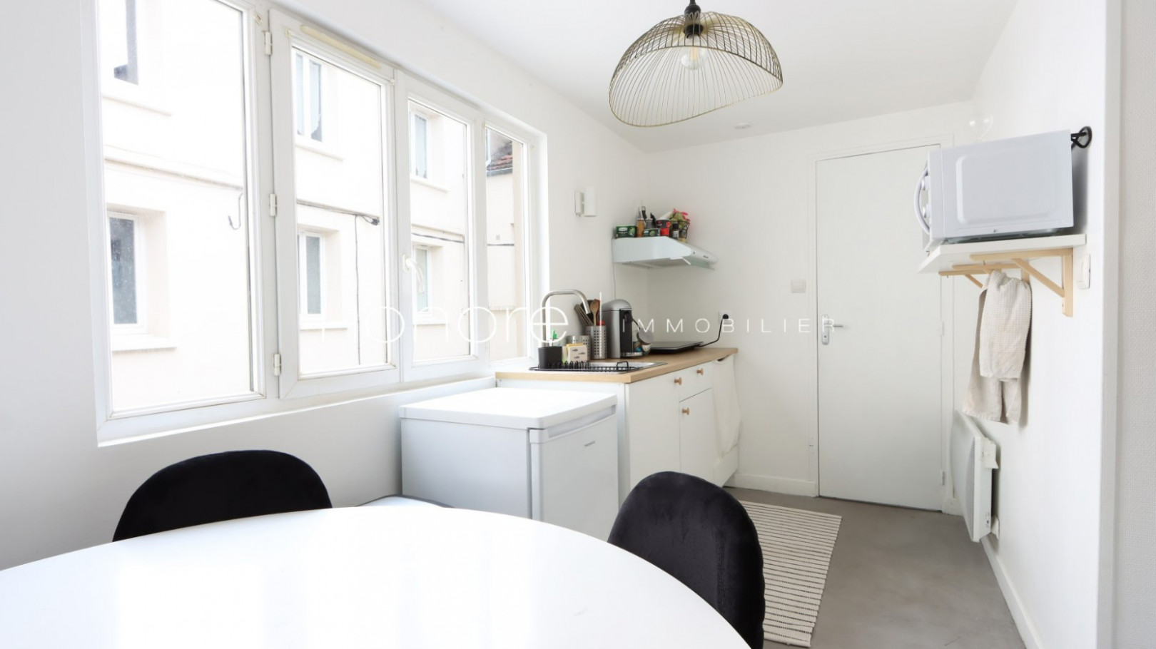 
                                                Location
                                                 BOUGIVAL - RAVISSANT DUPLEX MANSARDE