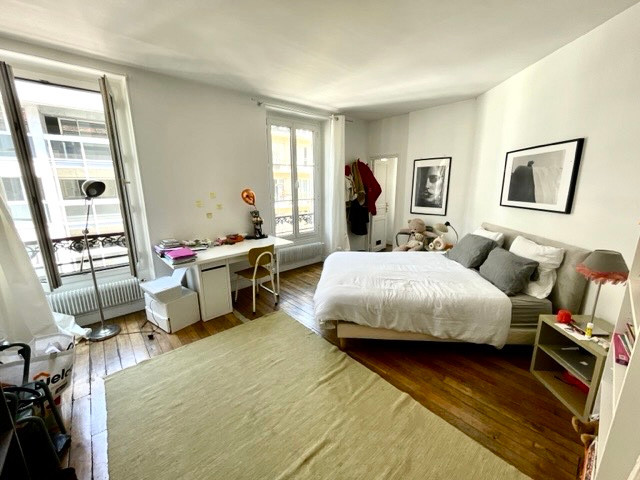 
                                                Vente
                                                 Boulogne-Billancourt-118 m²- 4 pièces - 3 chambres