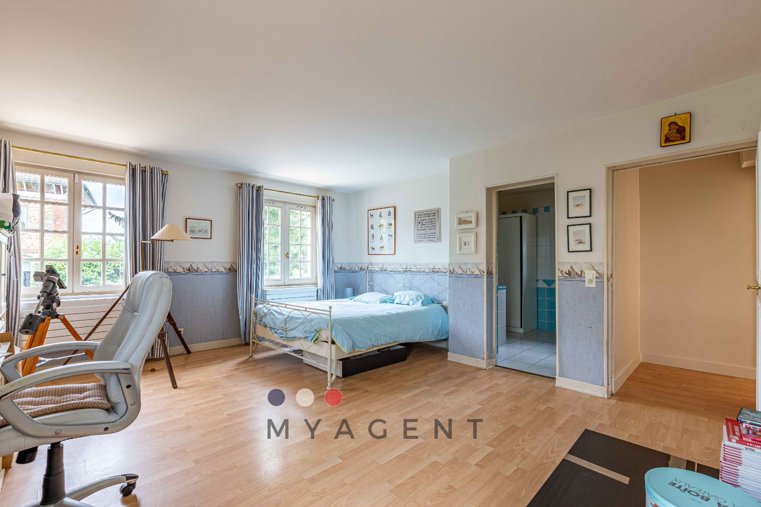 
                                                Vente
                                                 Bouquet d’émotions à Bougival