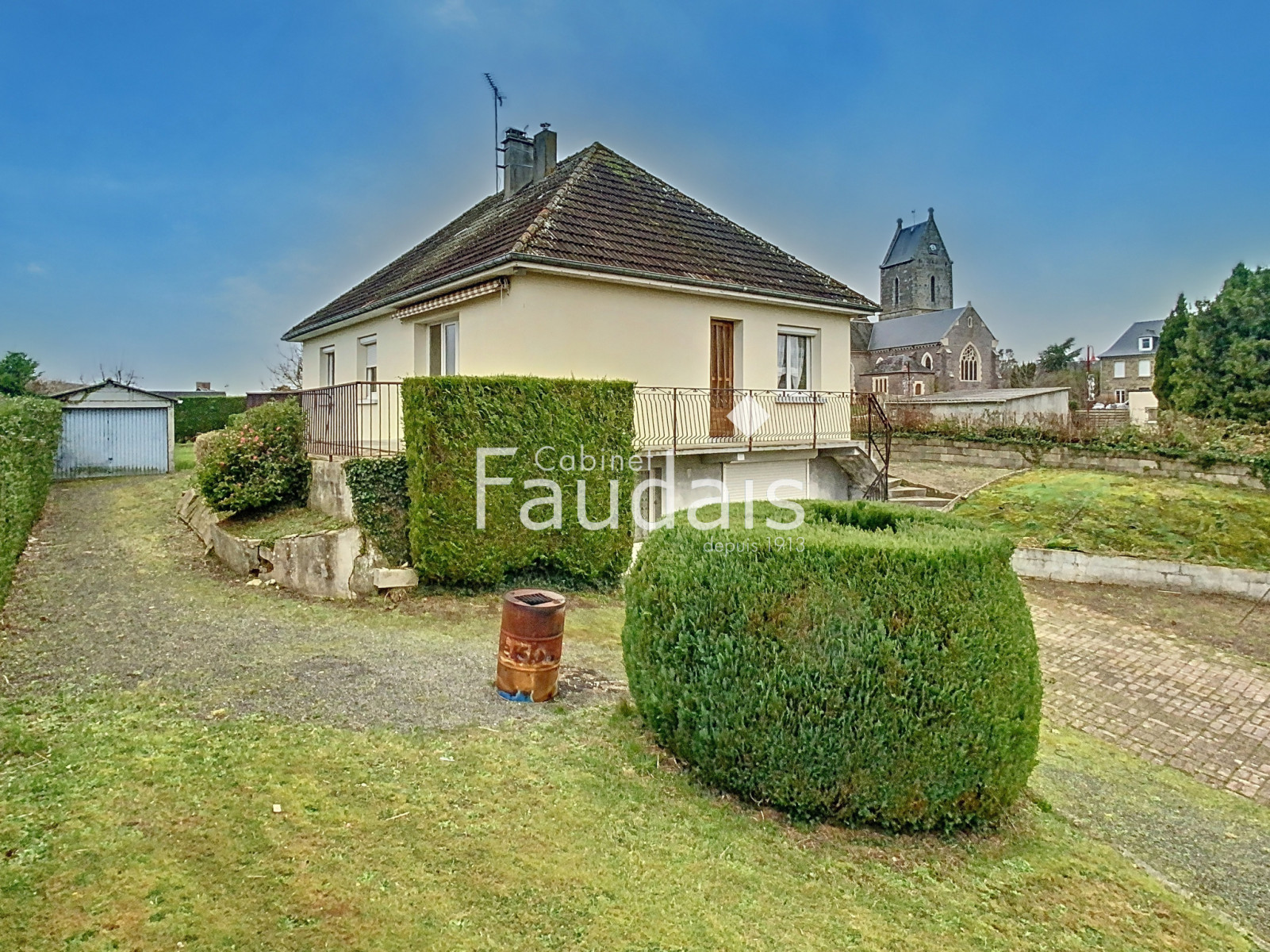 
                                                Vente
                                                 BOURG DE MOYON, MAISON DE 89M2