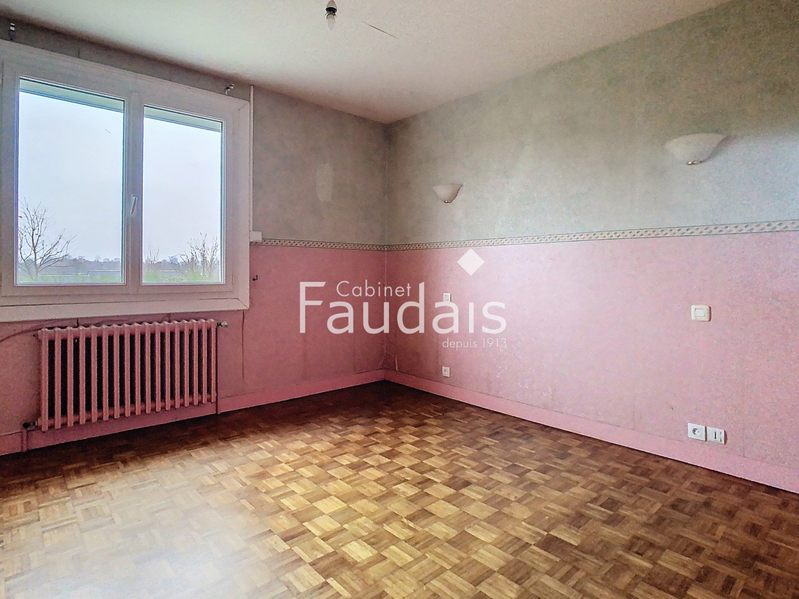 
                                                Vente
                                                 BOURG DE MOYON, MAISON DE 89M2