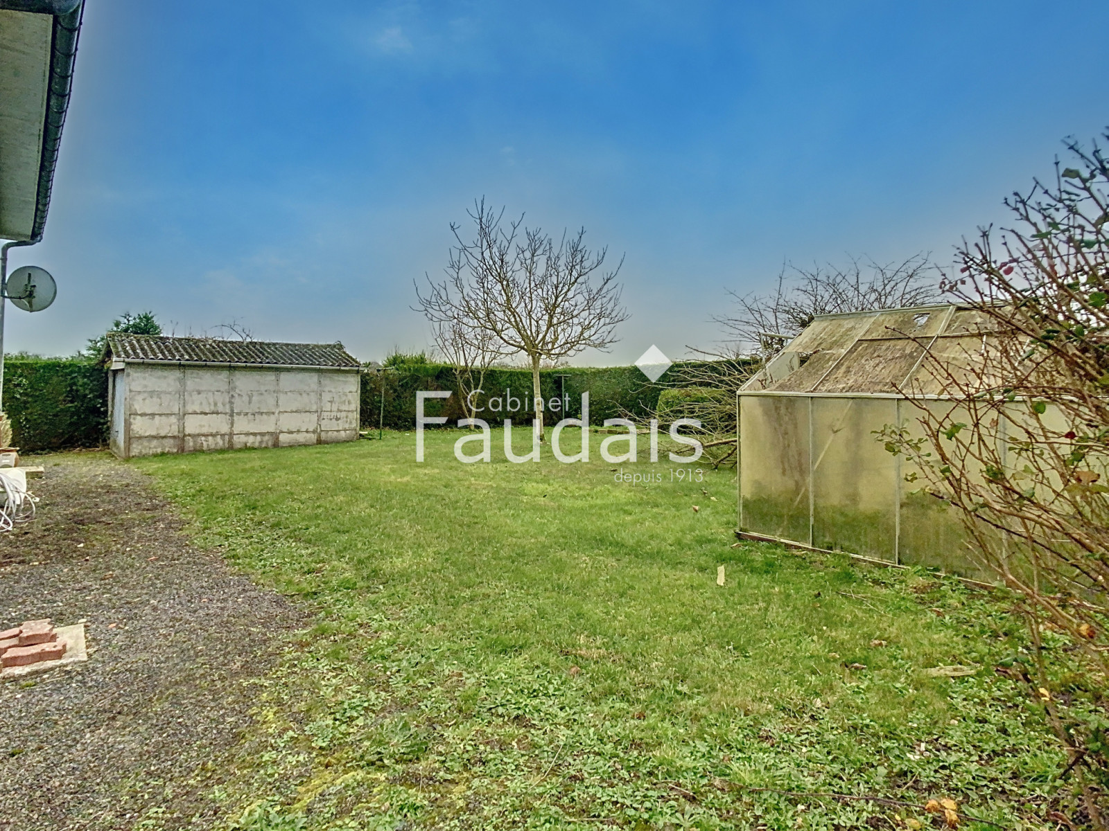 
                                                Vente
                                                 BOURG DE MOYON, MAISON DE 89M2