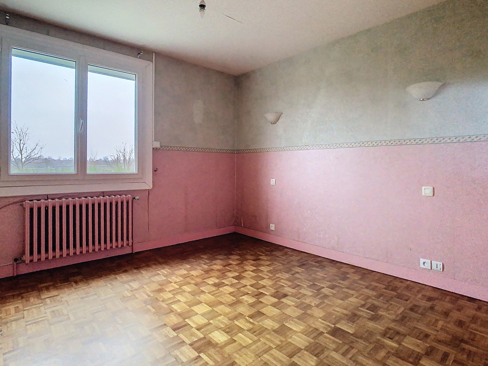 
                                                Vente
                                                 BOURG DE MOYON, MAISON DE 89M2