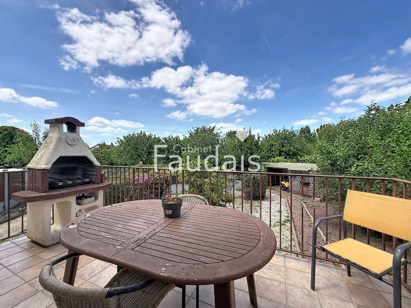 
                                                Vente
                                                 bourg de TORIGNI SUR VIRE