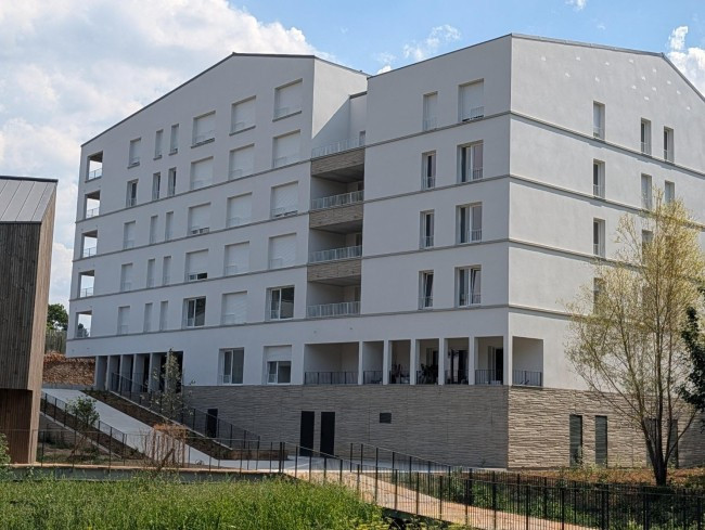 
                                                Location
                                                 BOX - GARAGE - PMR - RESIDENCE SECURISEE NANTES
