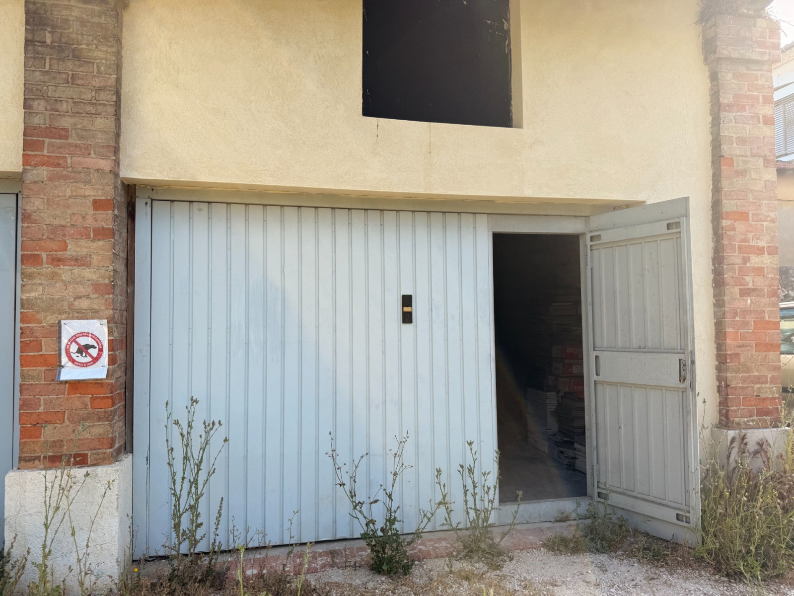 
                                                Location
                                                 BOX ROQUEVAIRE