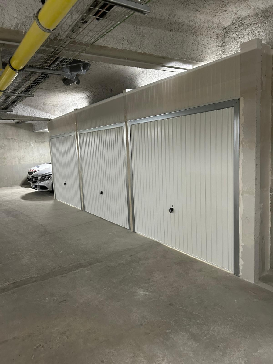 
                                                Vente
                                                 Boxes - Antony