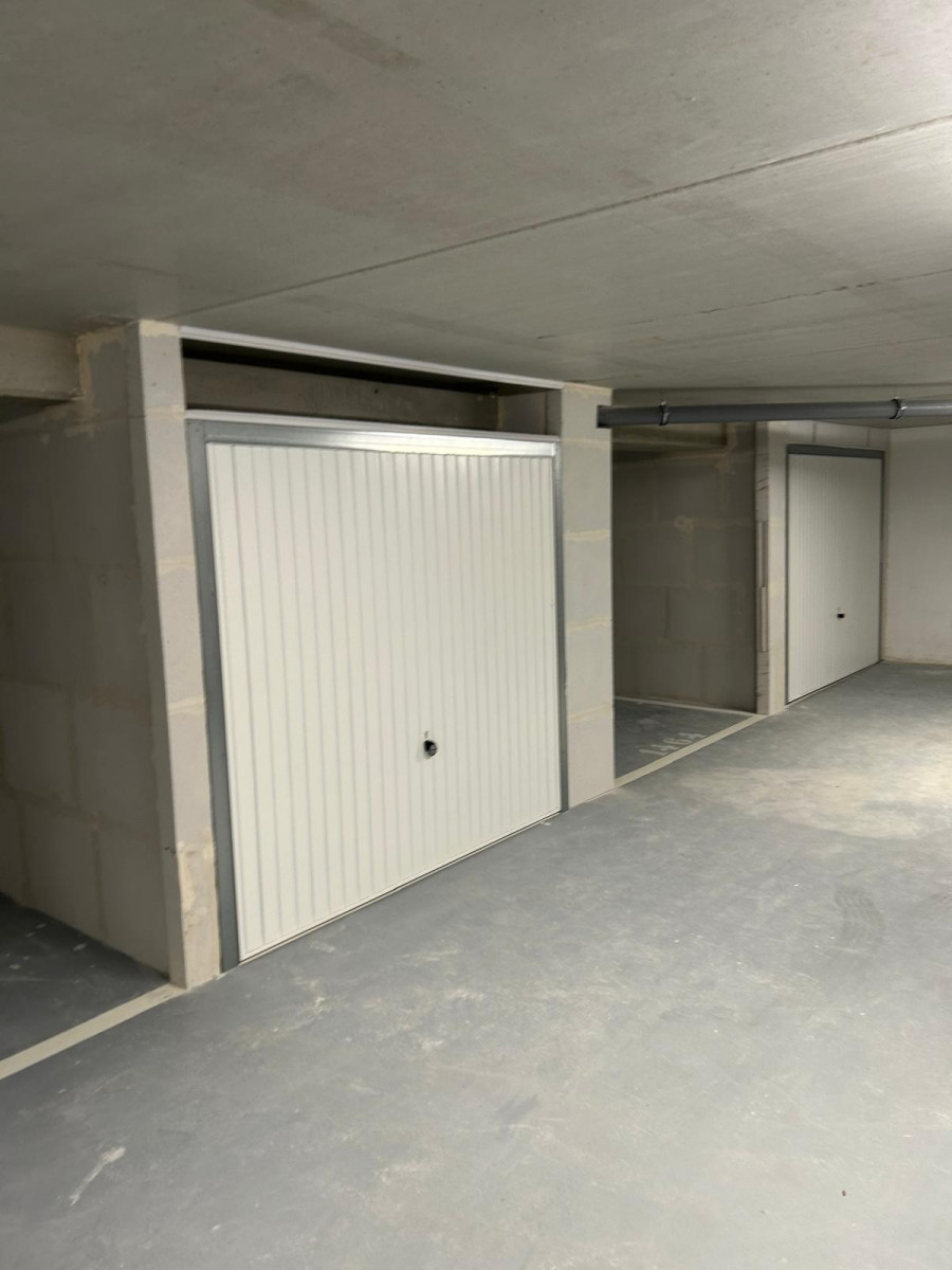 
                                                Vente
                                                 BOXES  SIMPLES NEUFS - FONTENAY AUX ROSES