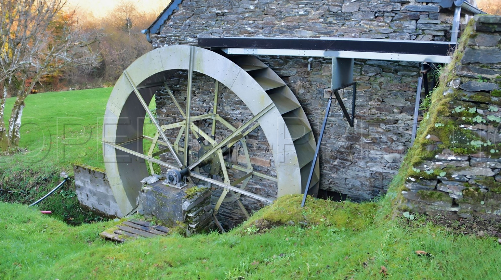 
                                                Vente
                                                 BRETAGNE PROPRIETE AVEC SON MOULIN 20 HA ETANG