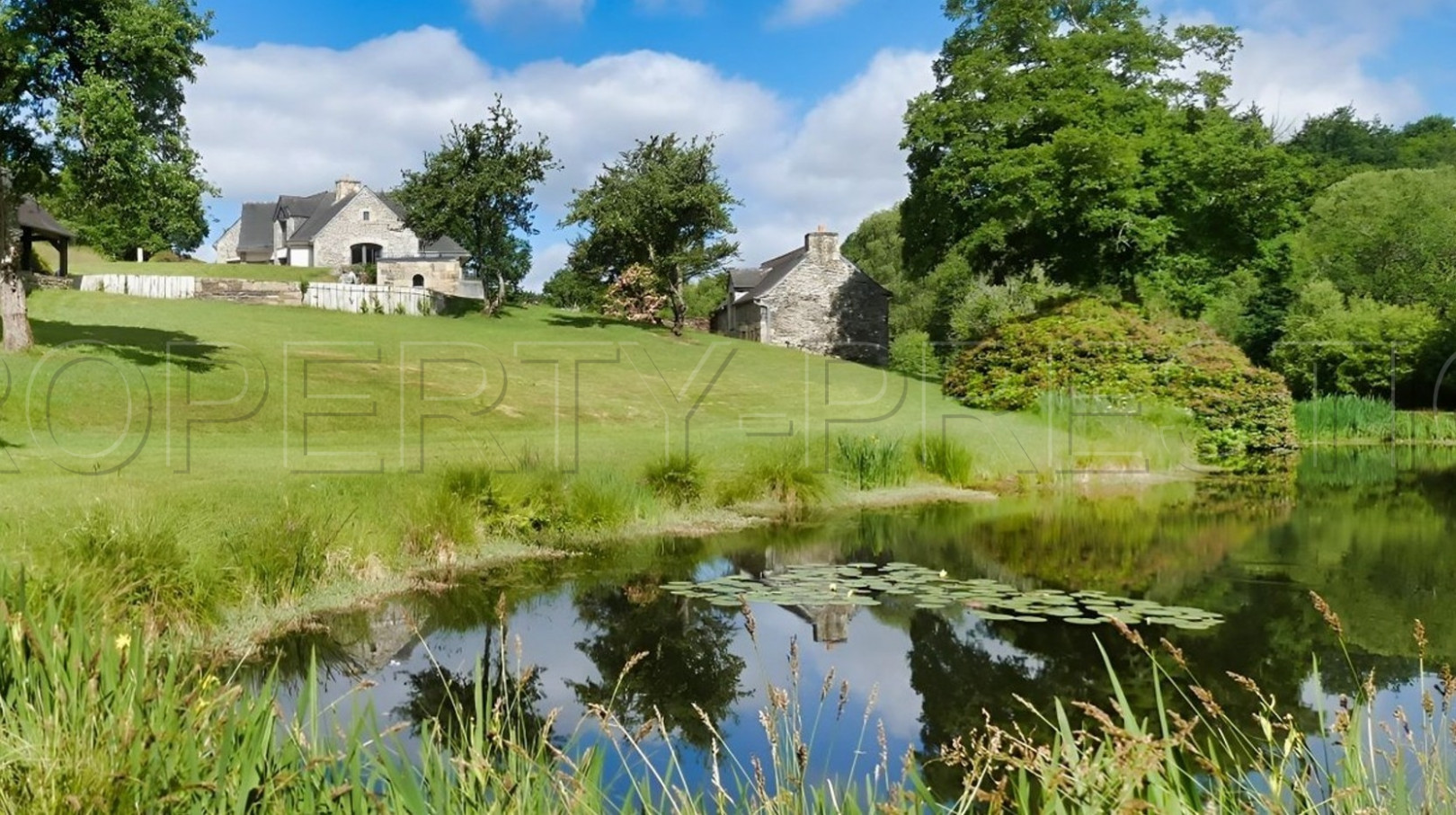 
                                                Vente
                                                 BRETAGNE PROPRIETE AVEC SON MOULIN 20 HA ETANG