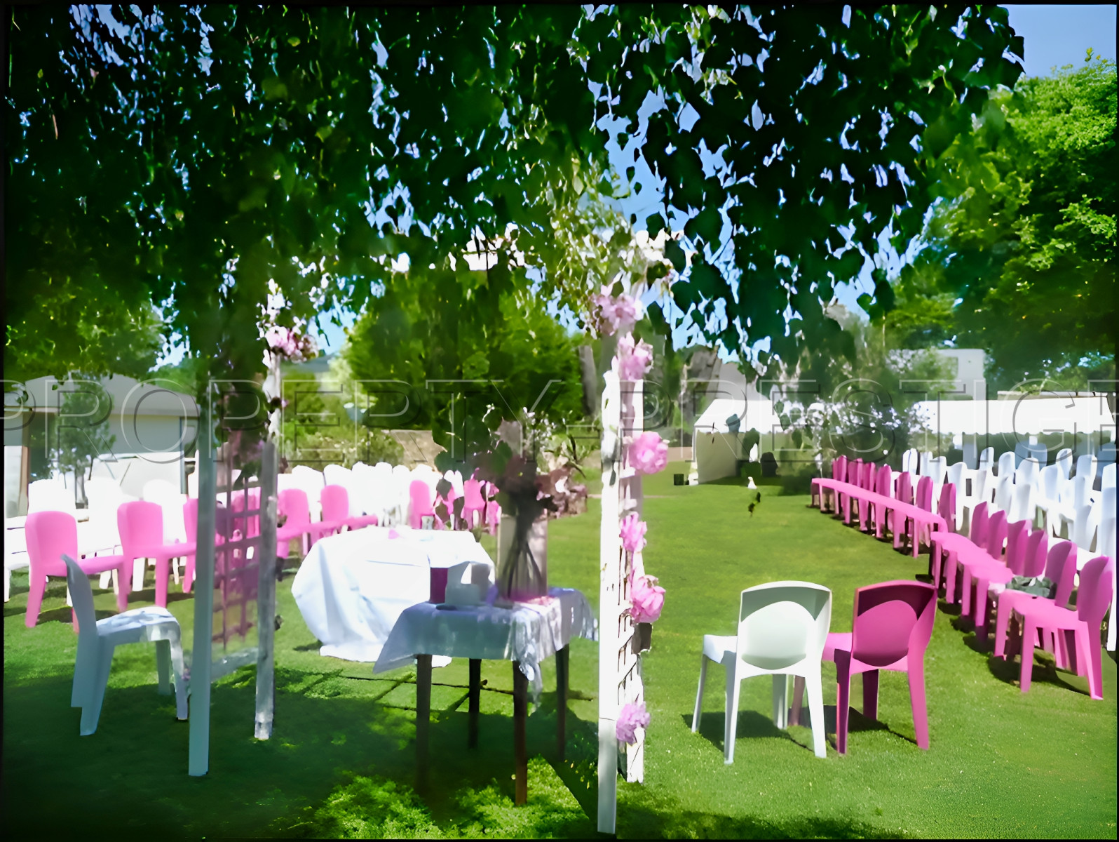 
                                                Vente
                                                 BRETAGNE PROPRIETE EVENEMENTIELLE 4 HA