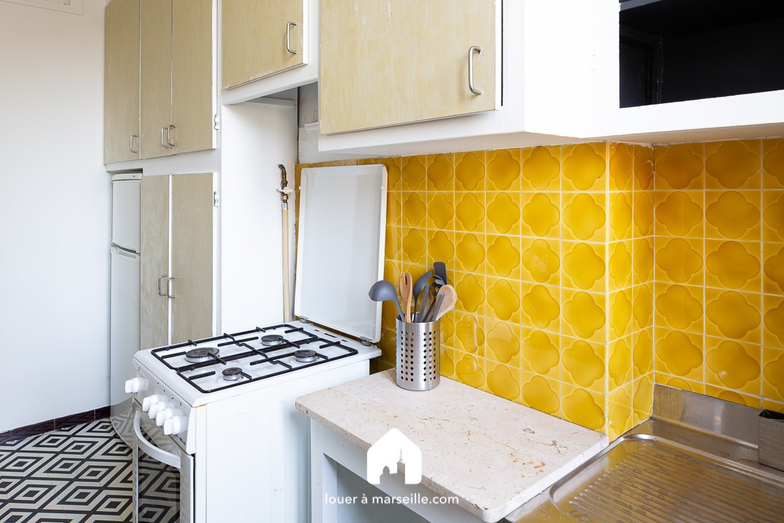 
                                                Location
                                                 Breteuil