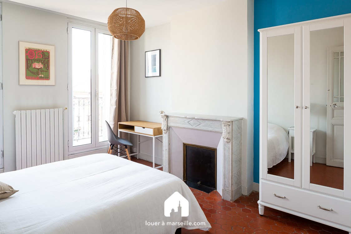 
                                                Location
                                                 Breteuil