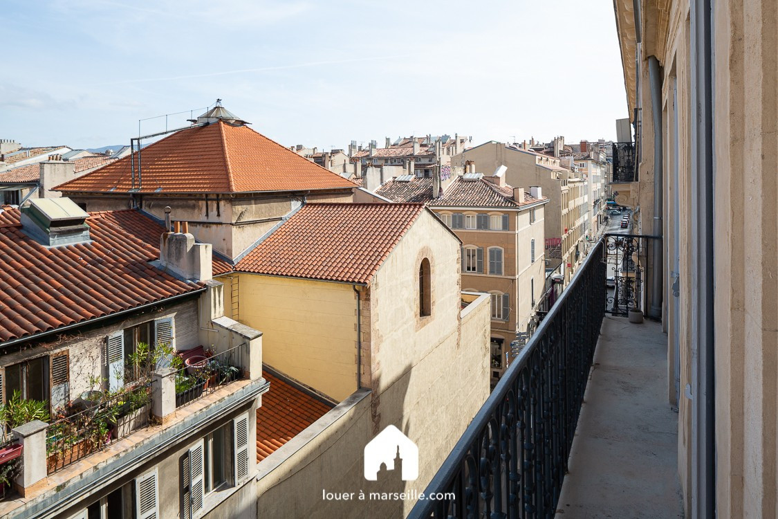 
                                                Location
                                                 Breteuil