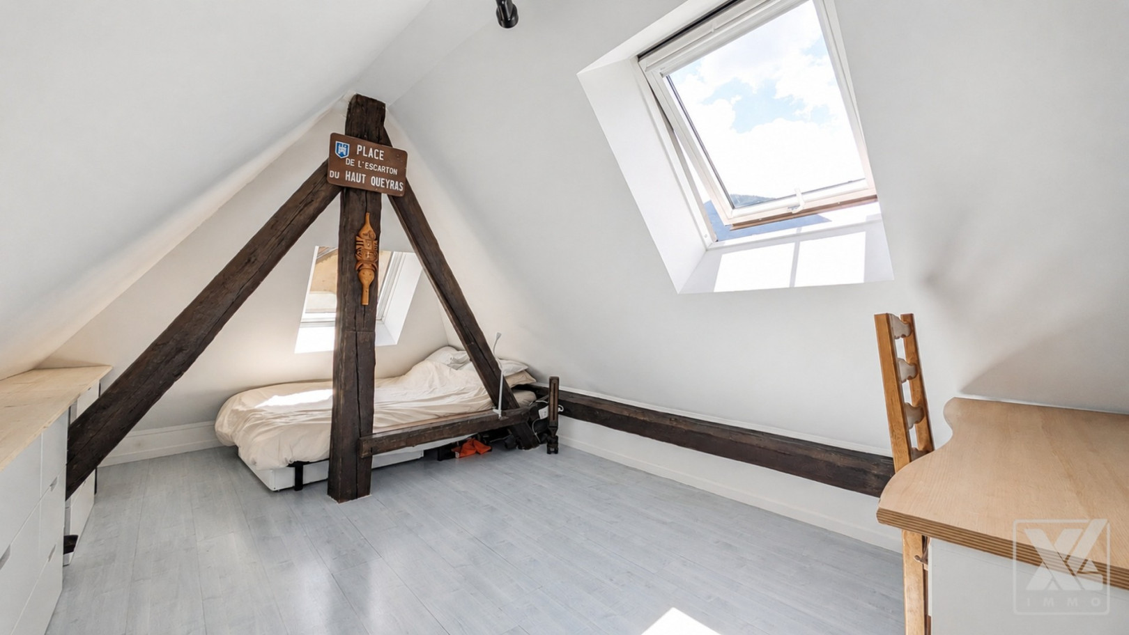 
                                                Vente
                                                 Briançon centre - Superbe type 4 en duplex